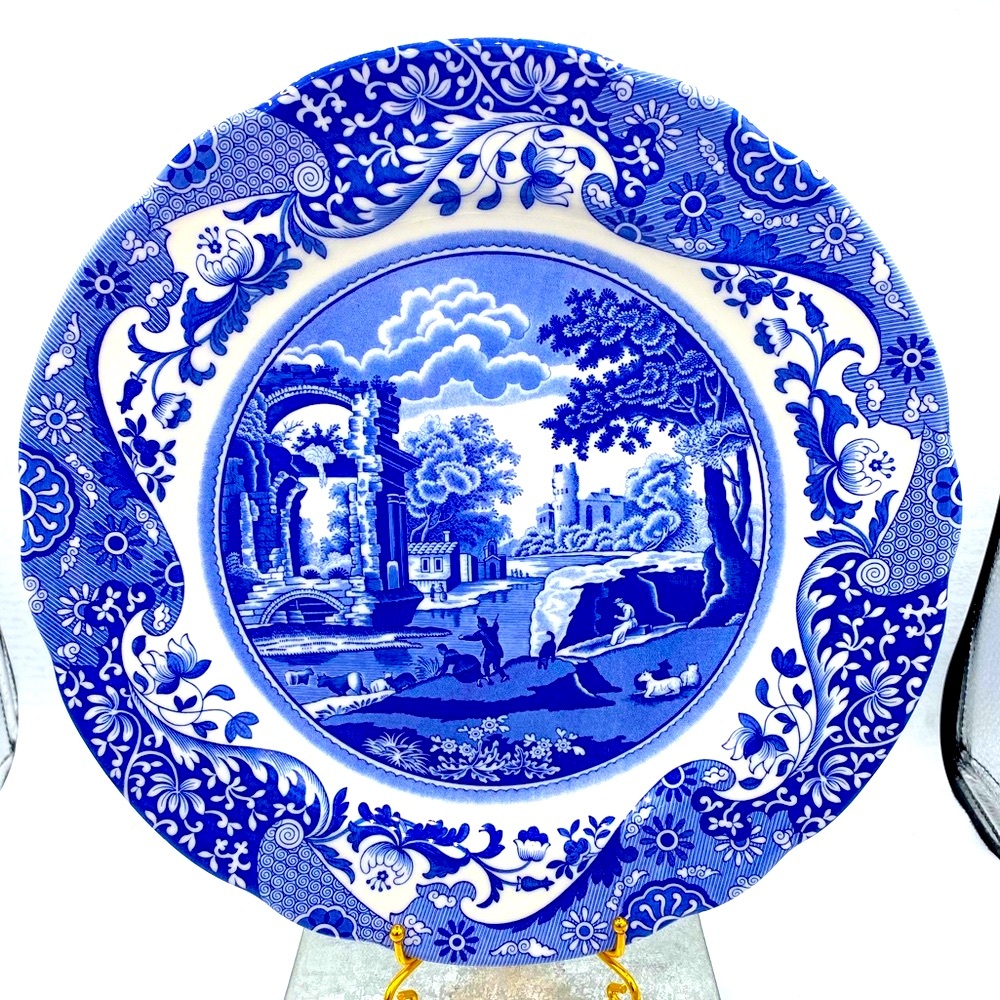 Vintage Spode Iconic Blue Italian 10 1/2” Plate Depicting An Italian Countryside